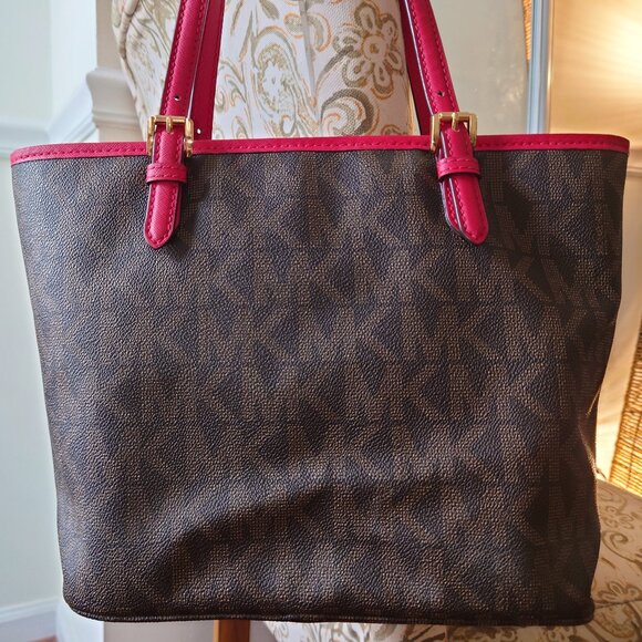 Michael Kors Jet Set Medium Snap Pocket Tote - Picture 4 of 16